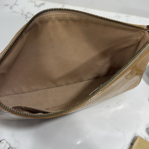 Louis Vuitton Pochette Vernis - Picture 5 of 8